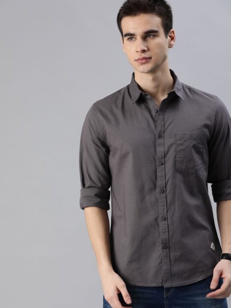 5ca3bffc-d33b-4c65-b29e-42beab13930c1739940686503-Roadster-Men-Charcoal-Regular-Fit-Solid-Casual-Shirt-9621739-1