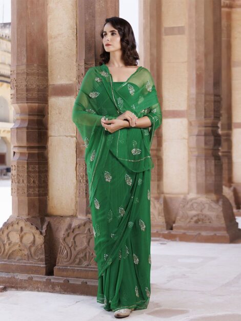 749eb6af-4c25-4f21-bcb6-4870f95a42d31734016024142GerooLuxeEthnicMotifsAariWorkPureChiffonSaree1